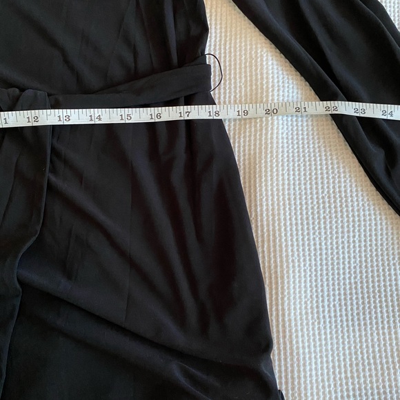 Jones New York stretchy jersey tie belt balloon sleeve black dress. - Picture 7 of 12